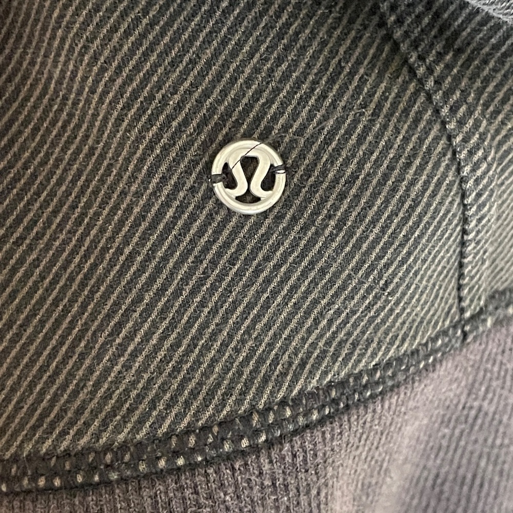 Lululemon Black Asymmetric Striped Moto Jacket SZ Medium - Picture 8 of 10